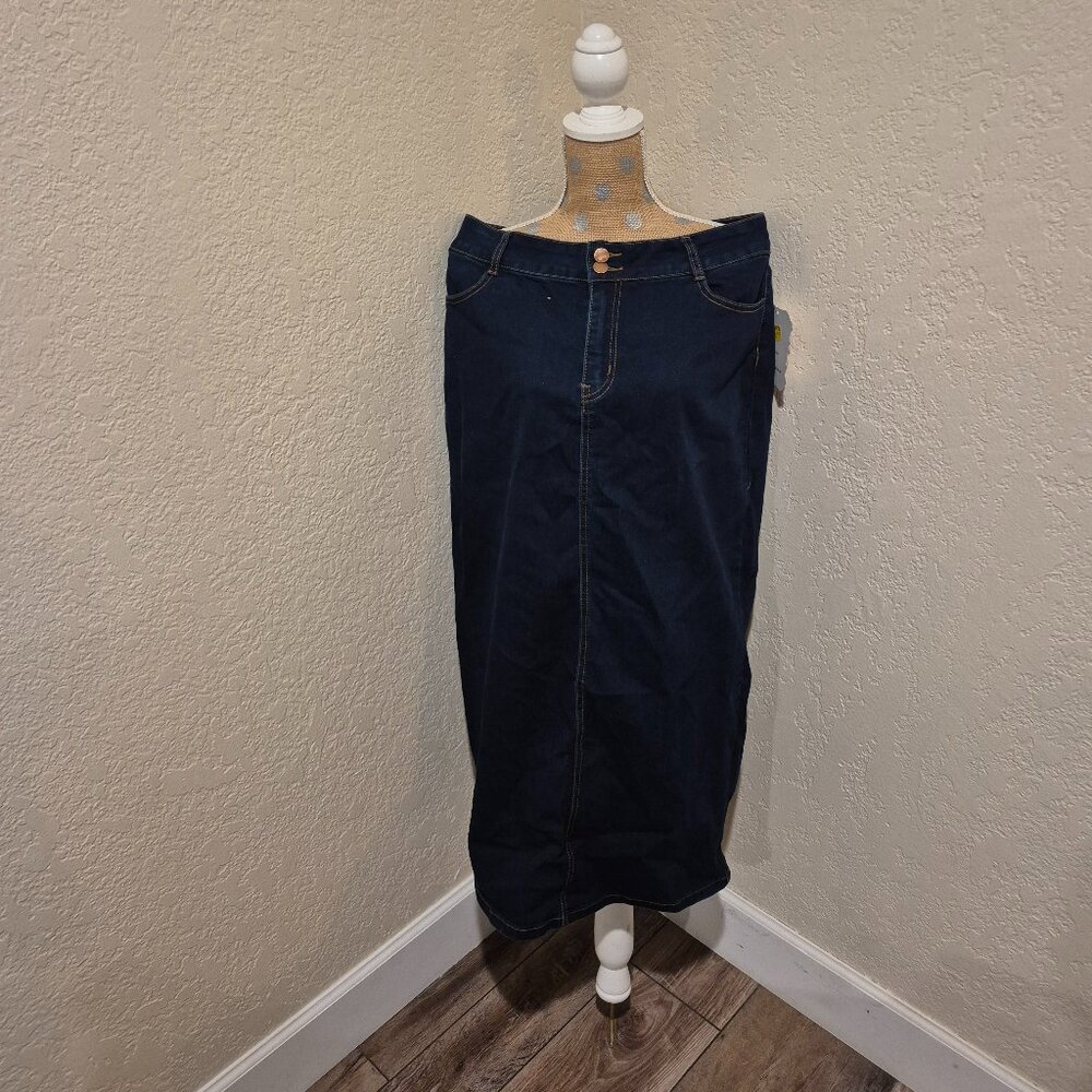 NWT Stretchy Denim Skirt